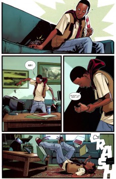 Extrait de Ultimate Universe (Panini - 2012) -1A- Qui est Miles Morales ?